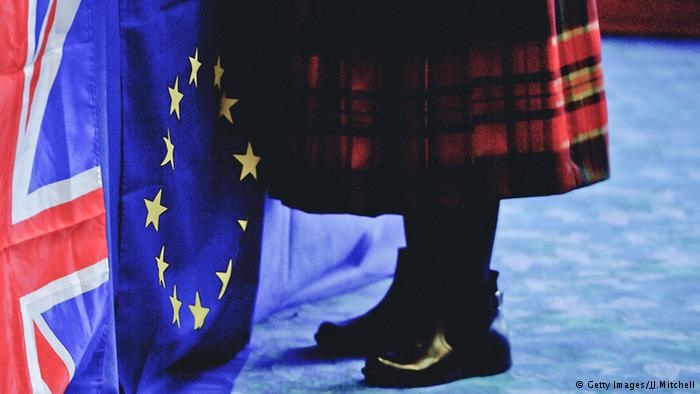 Scottish parliament votes overwhelmingly against Brexit bill